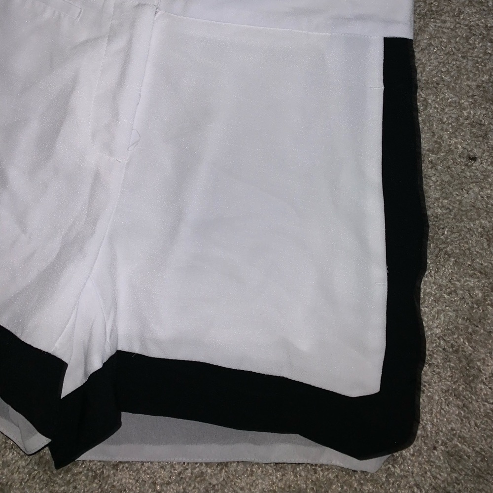 Metaphor White & Black High Waist shorts size XS - Picture 6 of 11